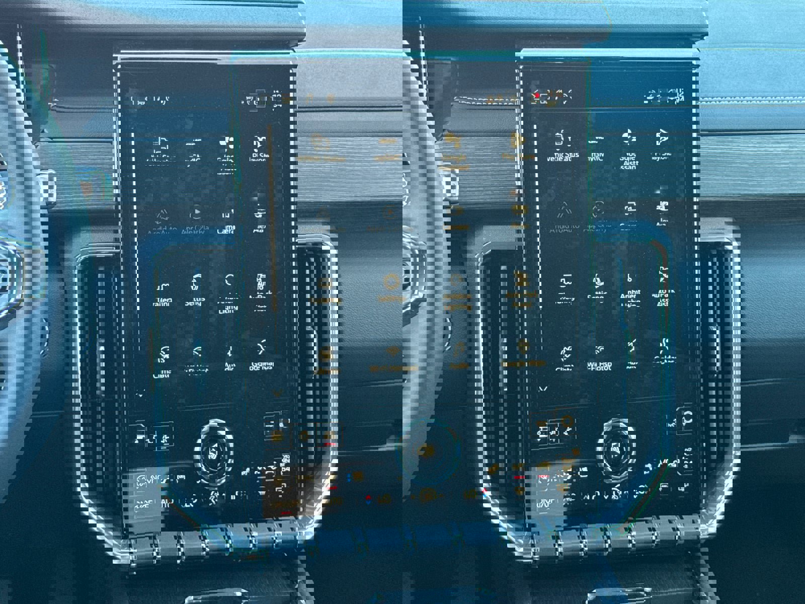 Used 2025 GMC Acadia Denali w/ Super Cruise Package image 25