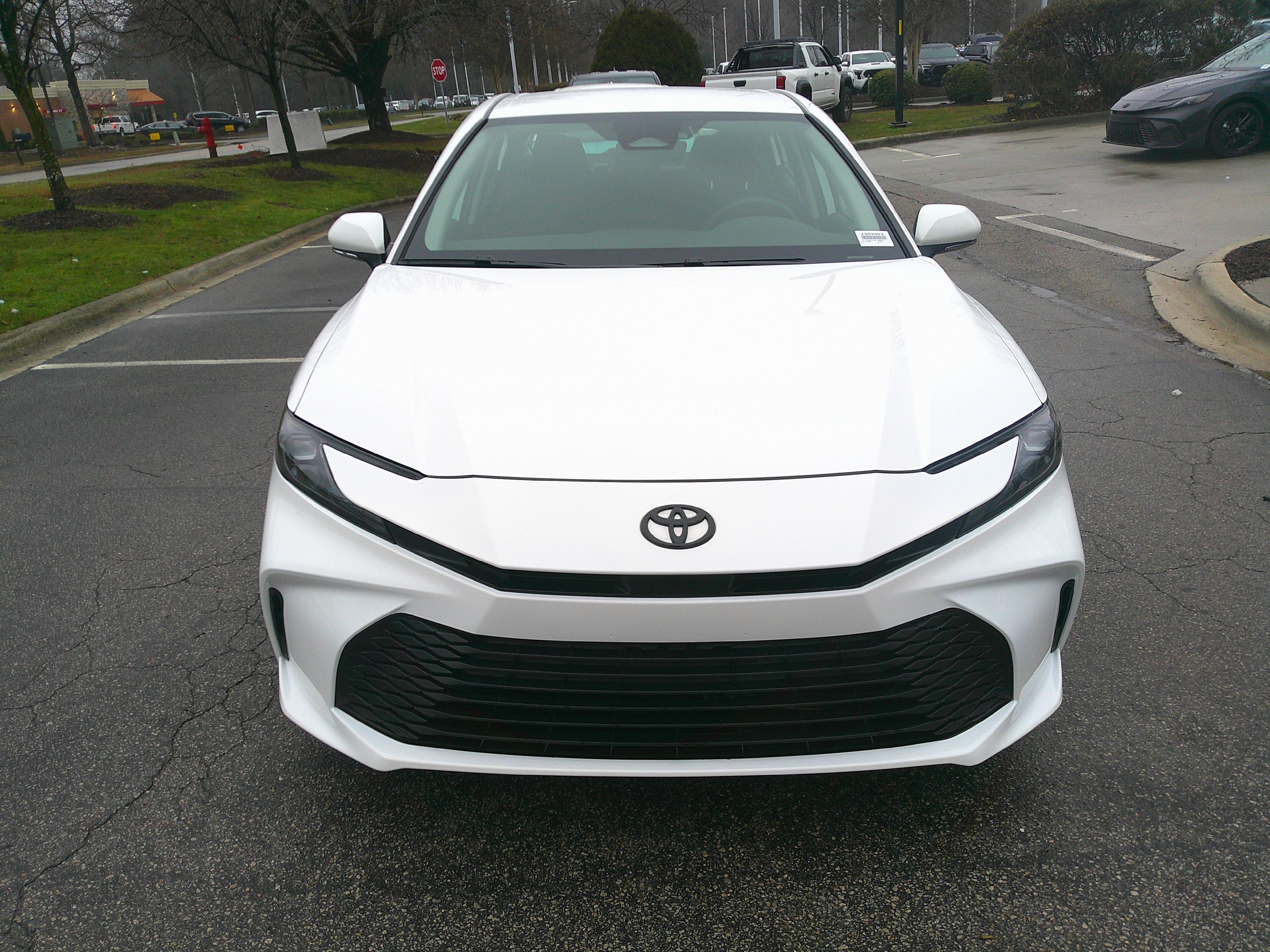 Used 2025 Toyota Camry LE image 5