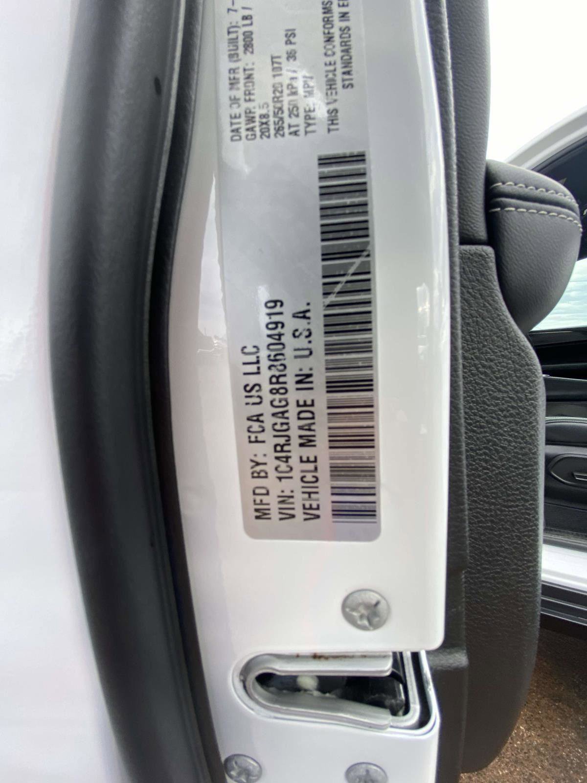 Certified 2024 Jeep Grand Cherokee Altitude image 12