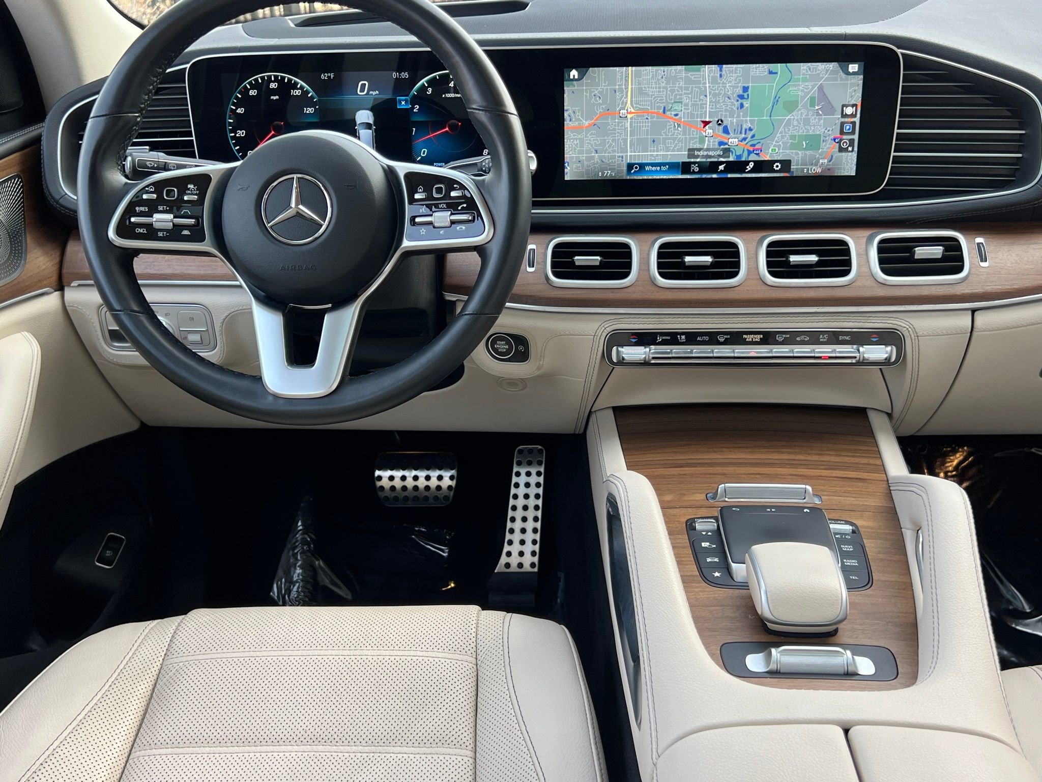 Used 2023 Mercedes-Benz GLS 580 4MATIC image 17