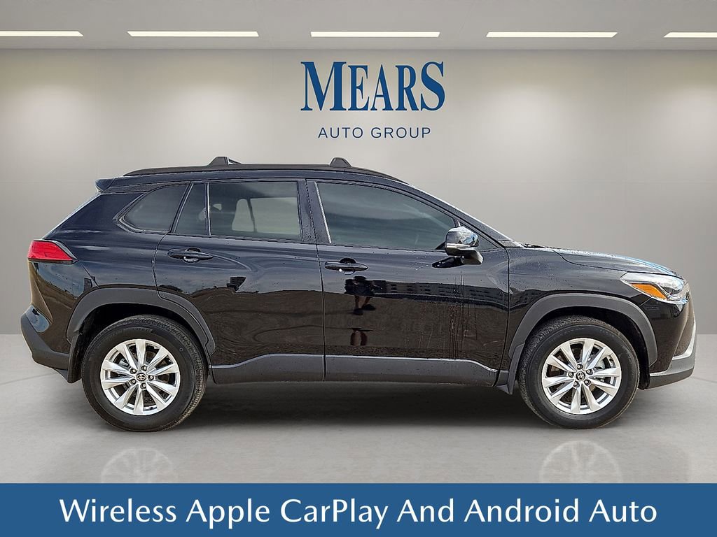 Used 2023 Toyota Corolla Cross LE image 7