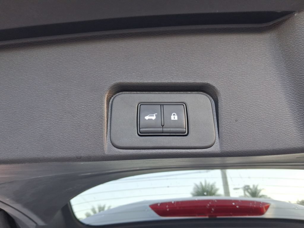 Used 2026 Nissan Rogue SV FWD image 19