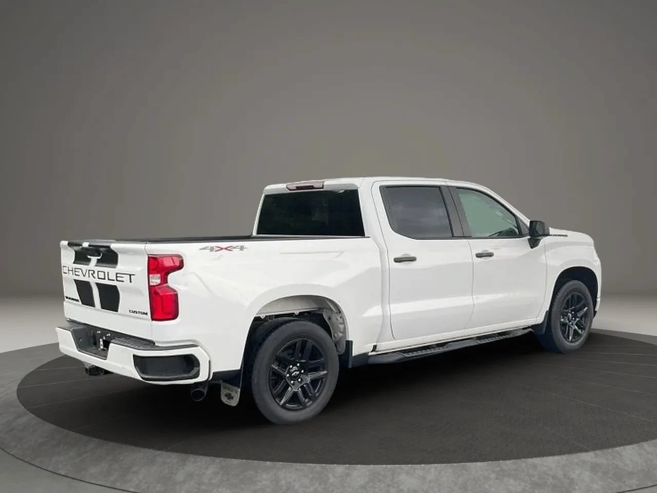 Used 2022 Chevrolet Silverado 1500 Custom w/ Rally Edition AWD/4WD image 5