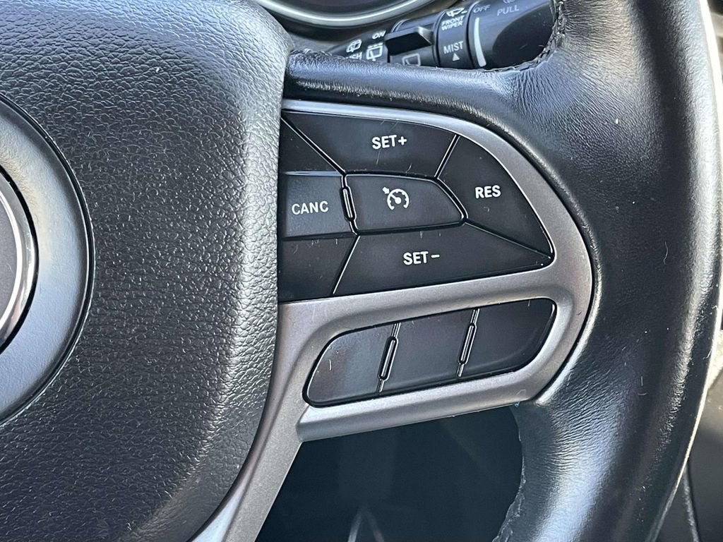 Used 2019 Jeep Cherokee Latitude Plus image 31