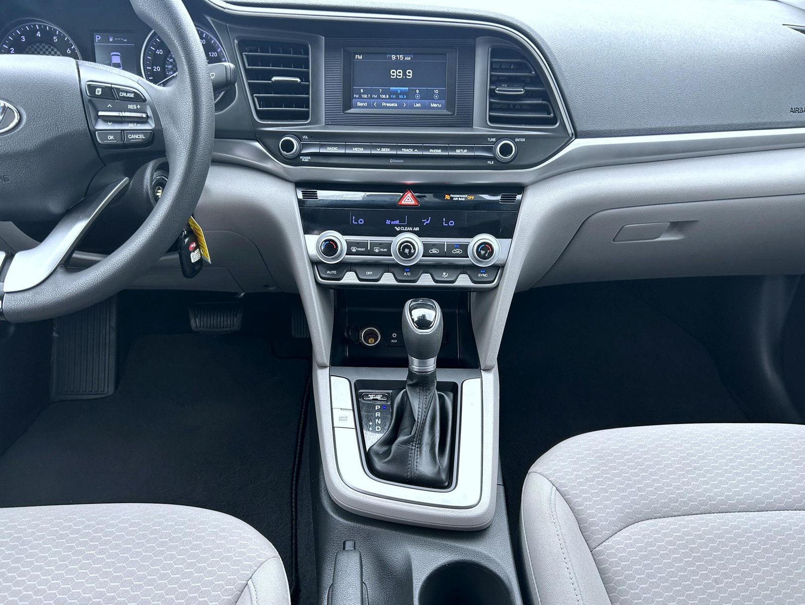 Used 2020 Hyundai Elantra SE FWD image 13