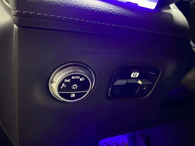 Used 2023 Mercedes-Benz EQS 580 4MATIC Sedan image 32