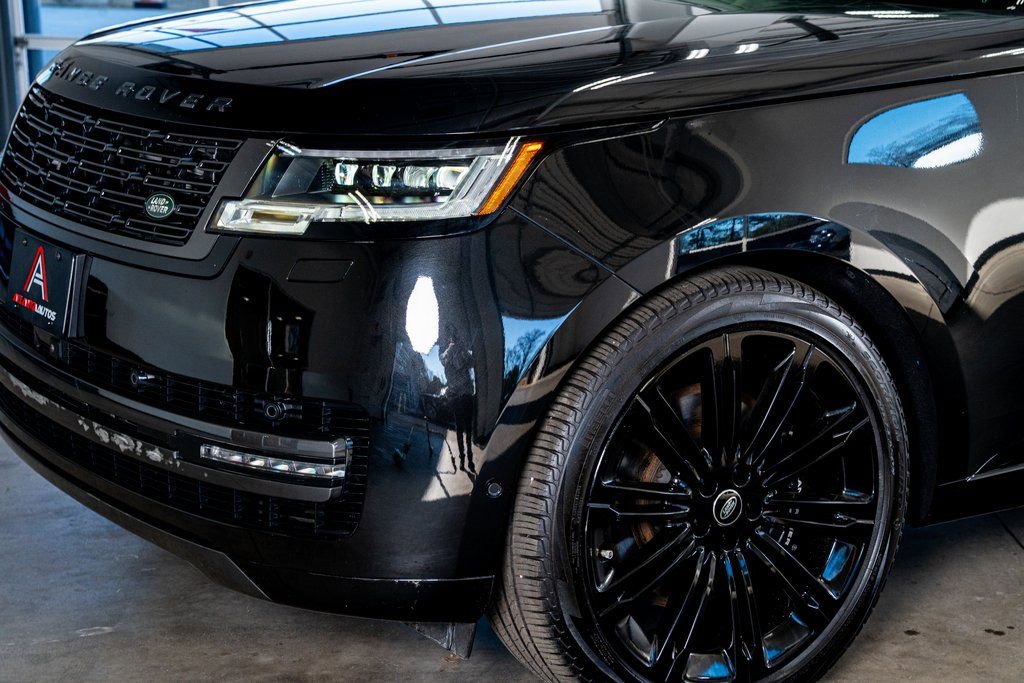 Used 2024 Land Rover Range Rover Autobiography image 12