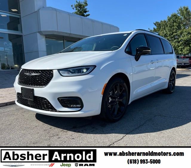 New 2026 Chrysler Pacifica Limited w/ S Appearance Package