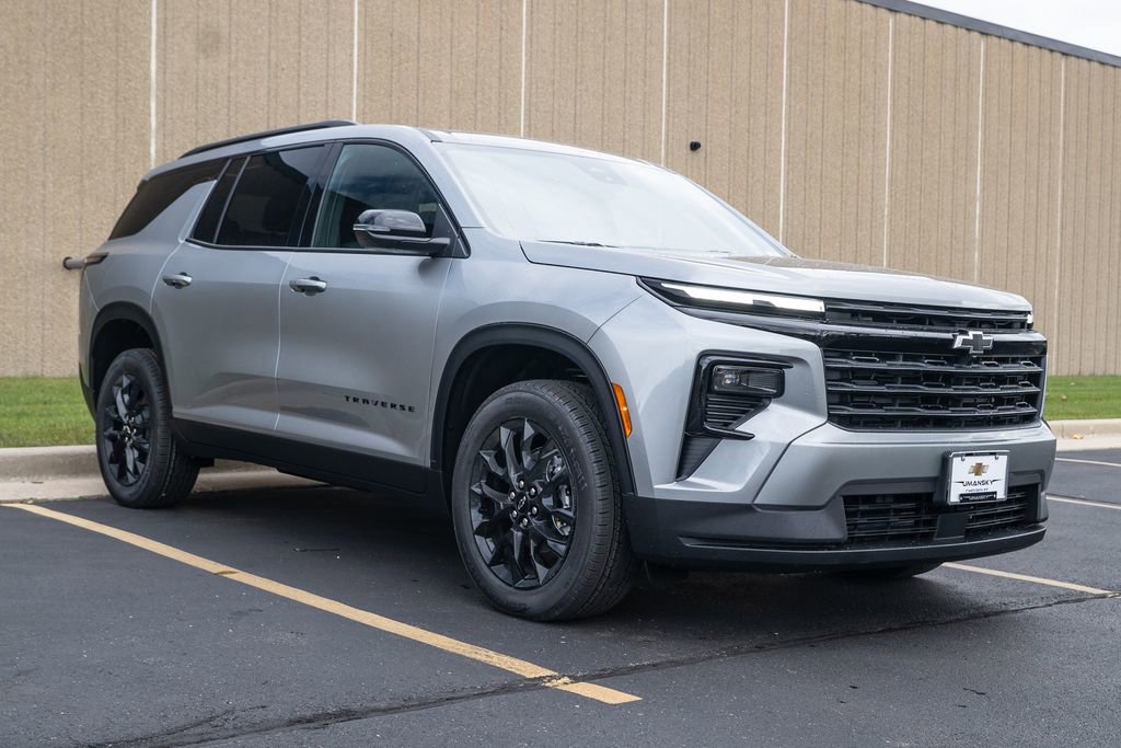 New 2026 Chevrolet Traverse LT w/ Midnight/Sport Edition image 2