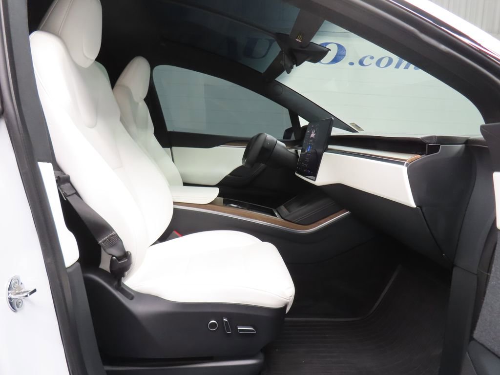 Used 2023 Tesla Model X image 34