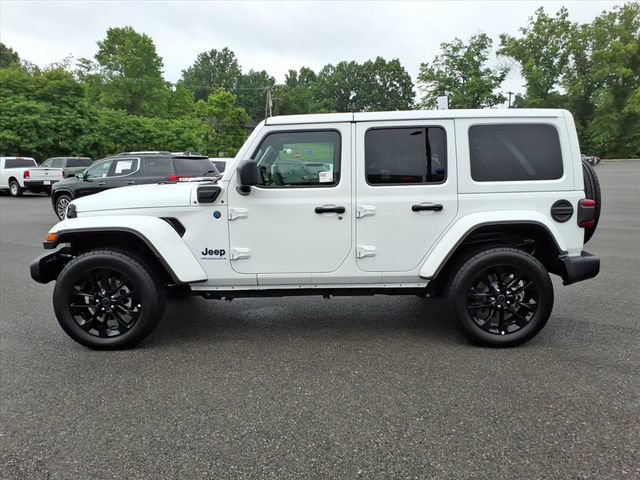 Used 2025 Jeep Wrangler Unlimited Sahara w/ Safety Group AWD/4WD image 8