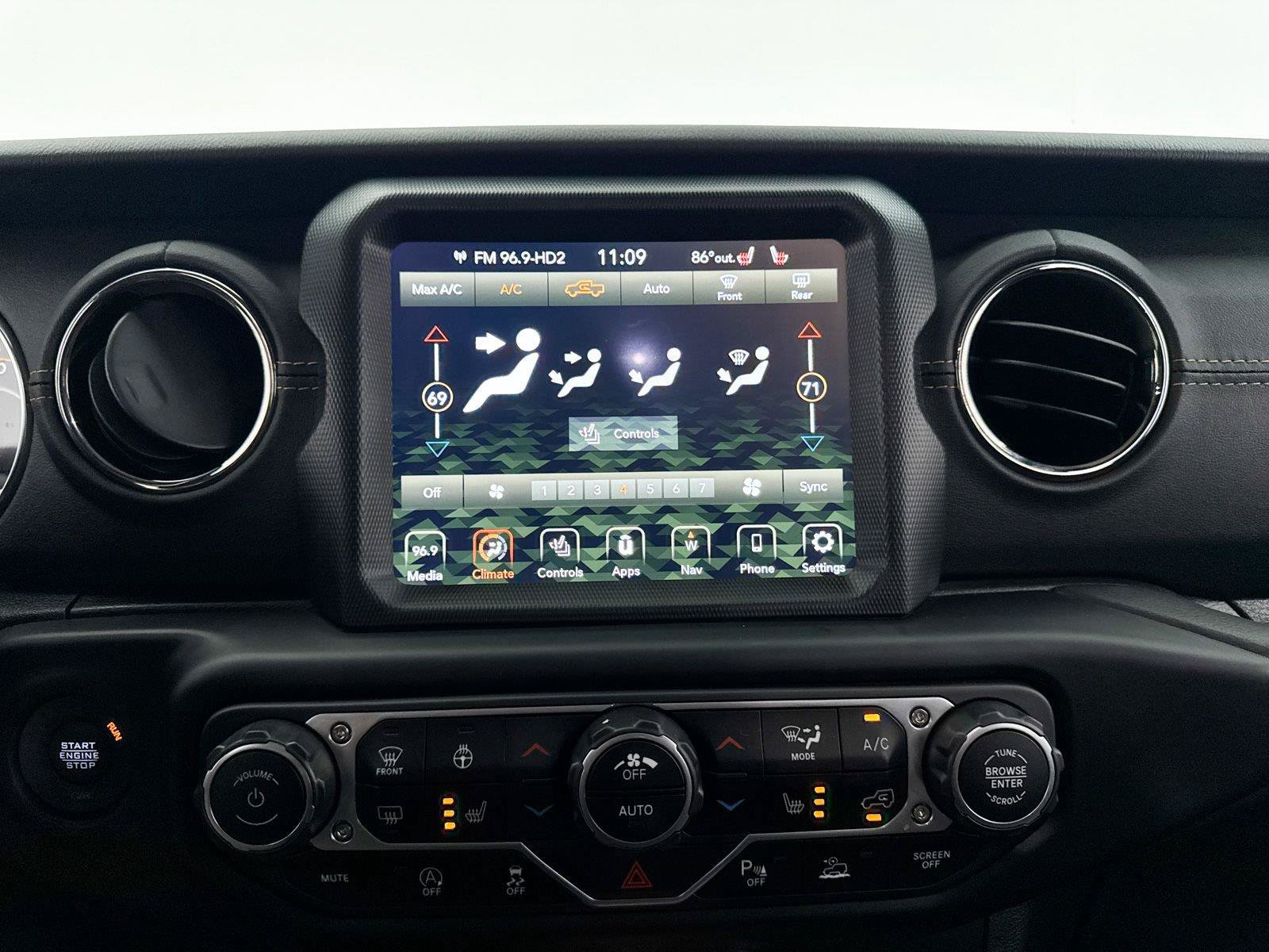Used 2023 Jeep Gladiator Overland AWD/4WD image 25