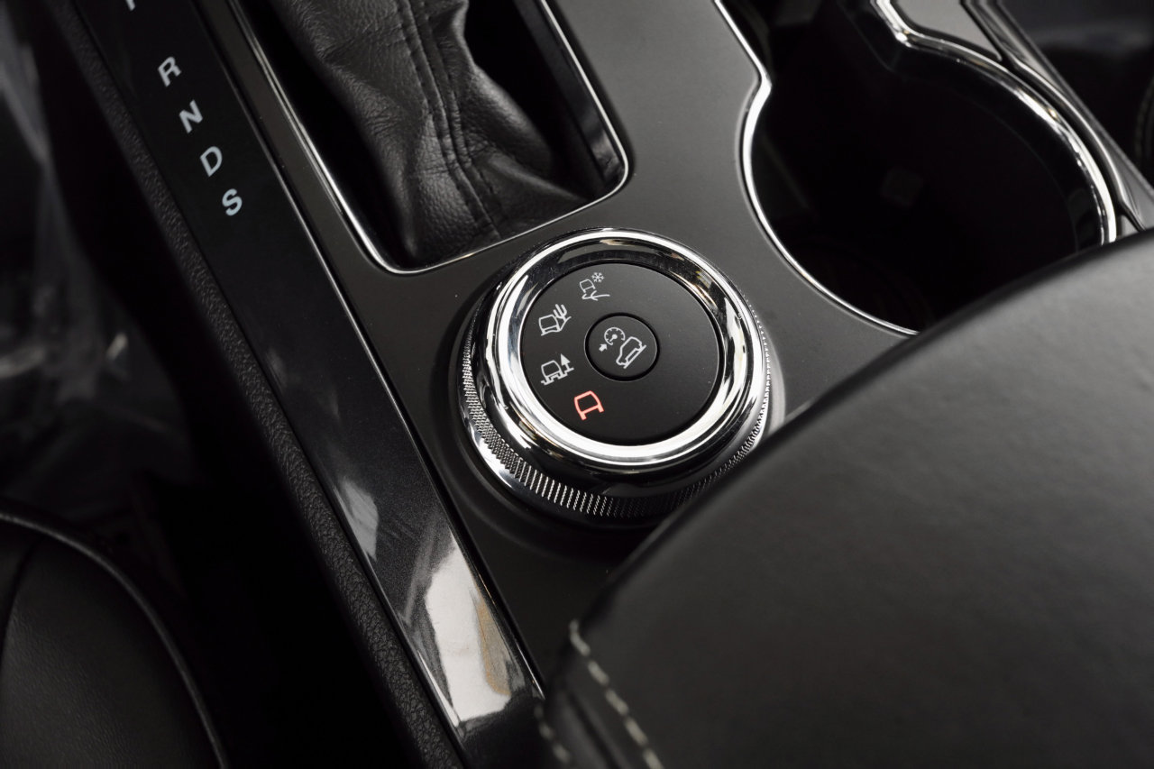 Used 2018 Ford Explorer Platinum image 40