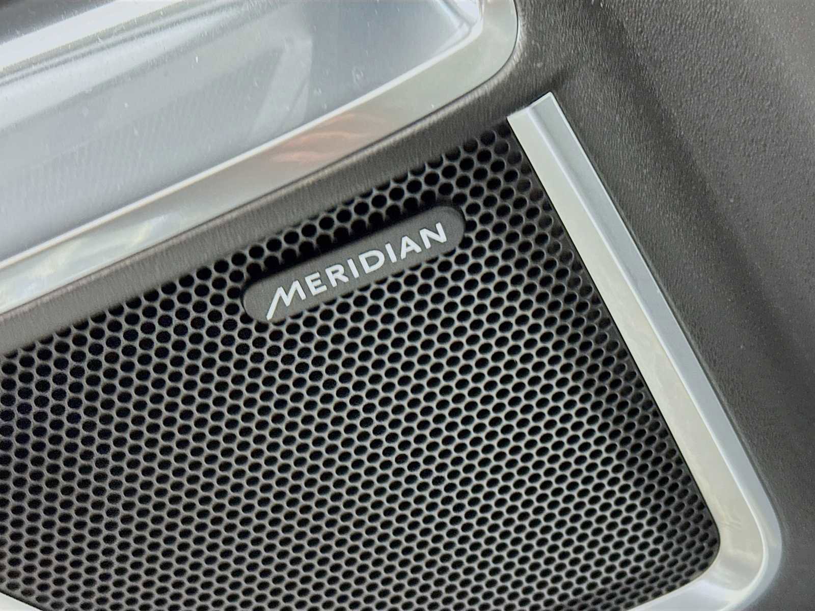 Used 2024 Jaguar E-PACE R-Dynamic SE image 20