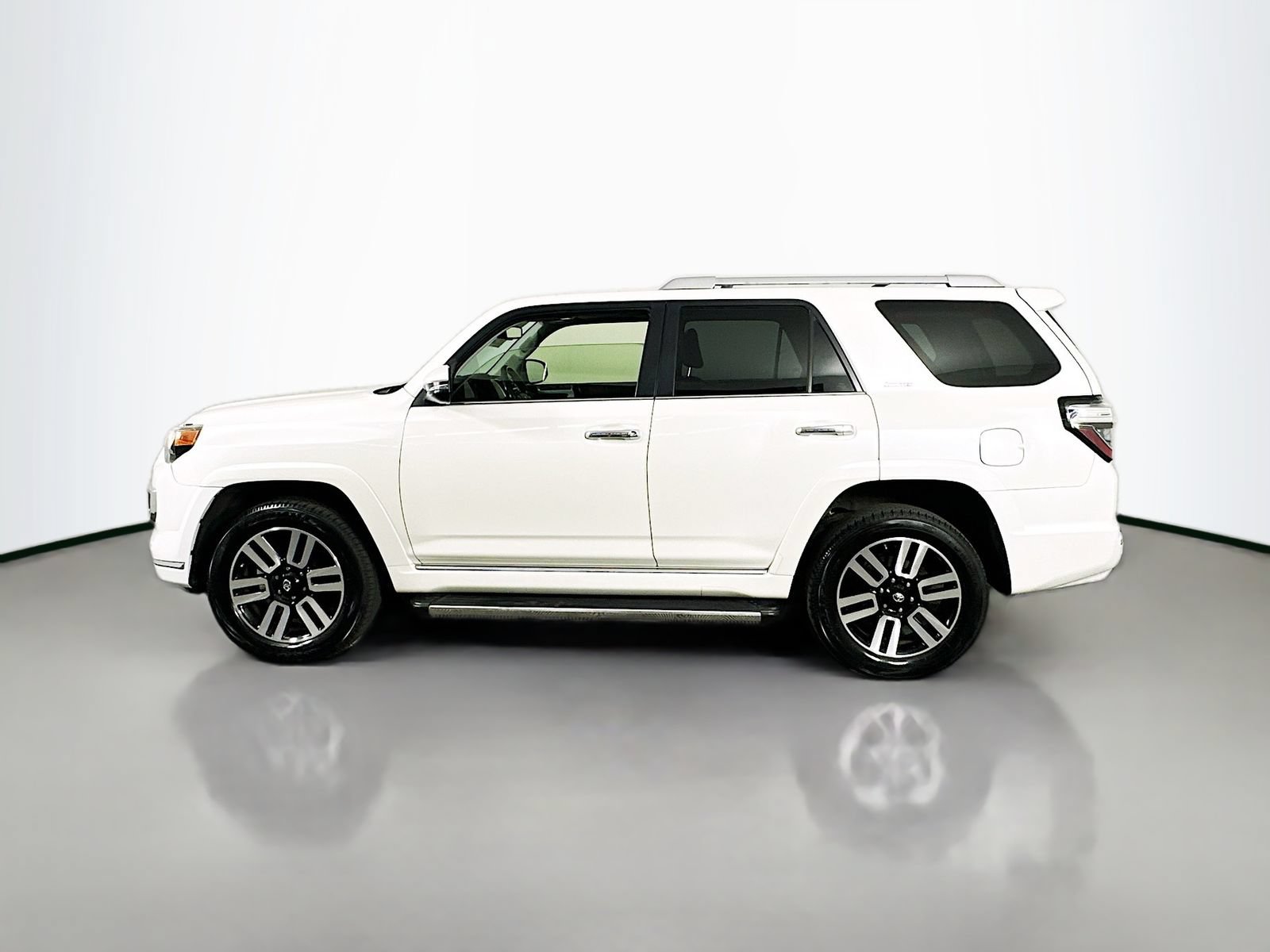 Used 2016 Toyota 4Runner Limited AWD/4WD image 5