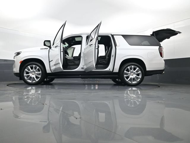 Used 2024 Chevrolet Suburban High Country AWD/4WD image 35