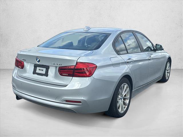 Used 2016 BMW 320i xDrive Sedan AWD/4WD image 5