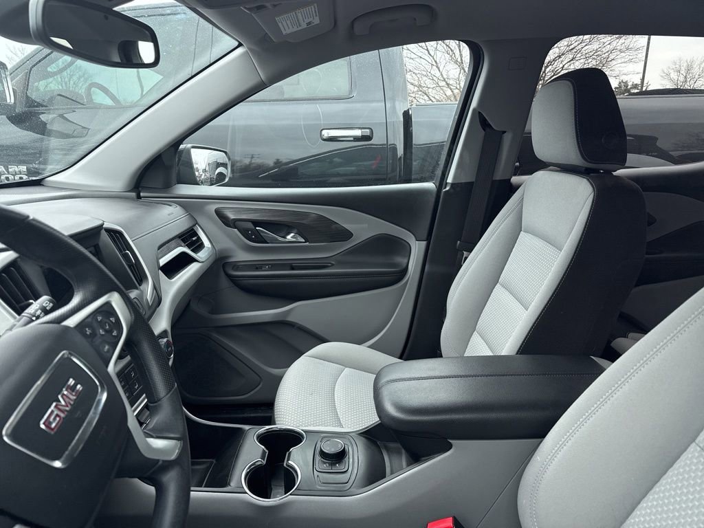 Used 2023 GMC Terrain SLE image 7