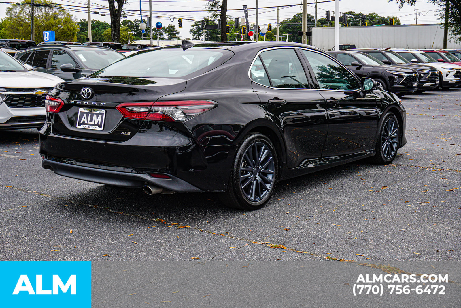 Used 2023 Toyota Camry XLE w/ Navigation Package FWD image 6