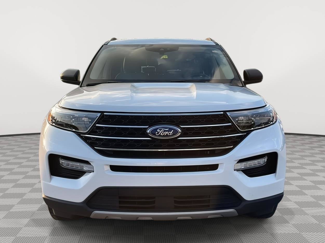 Used 2024 Ford Explorer XLT w/ Equipment Group 202A image 2