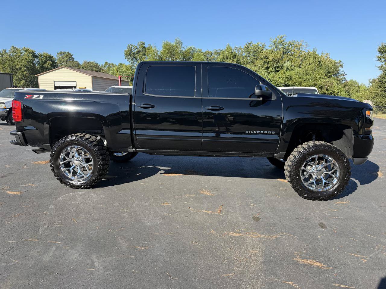 Used 2018 Chevrolet Silverado 1500 LT w/ All Star Edition AWD/4WD image 5