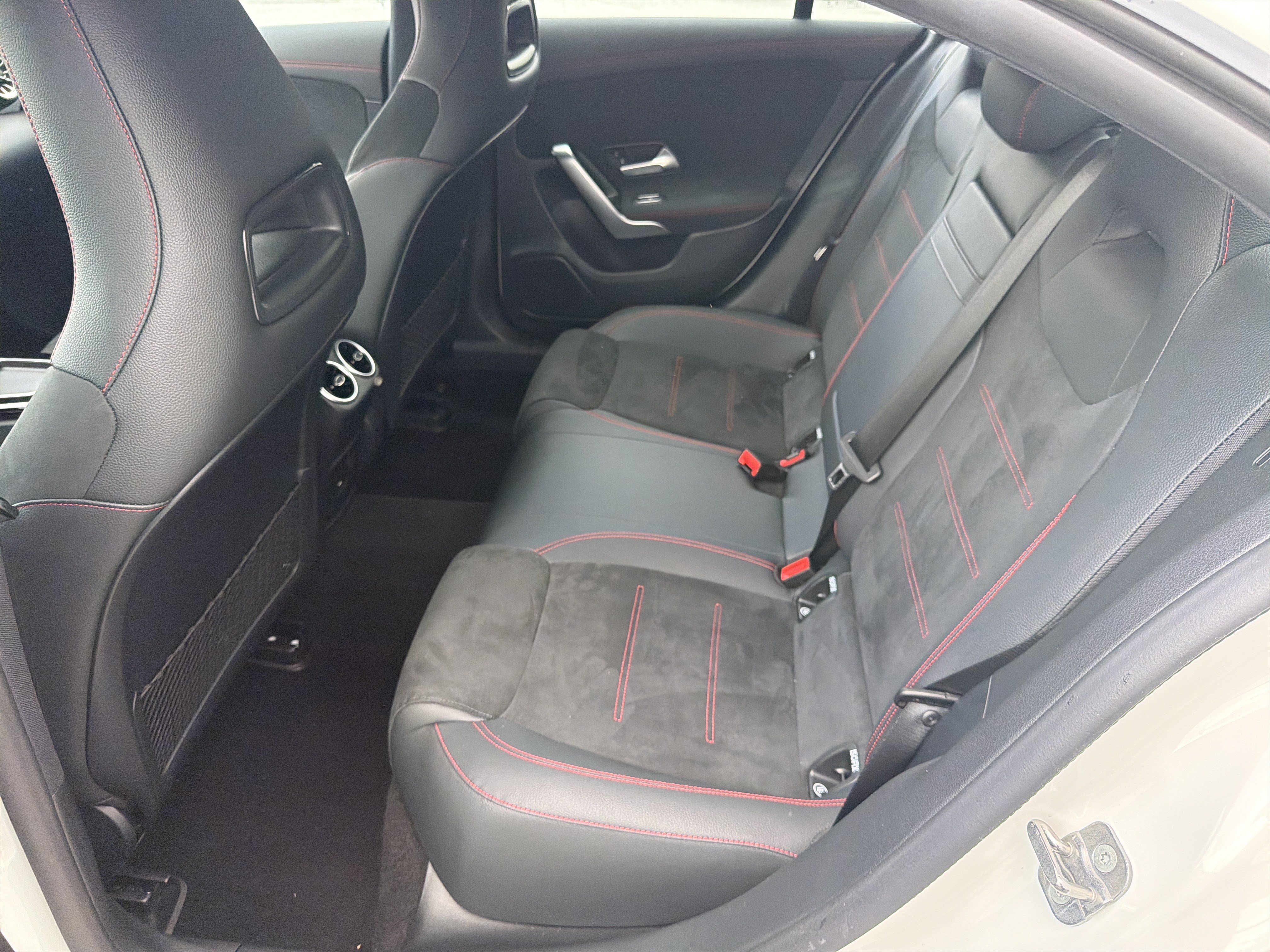 Used 2025 Mercedes-Benz CLA 250 4MATIC image 24