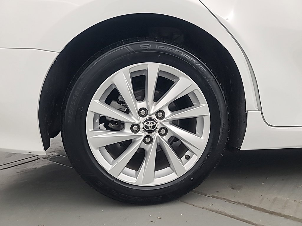 Used 2024 Toyota Camry LE FWD image 11