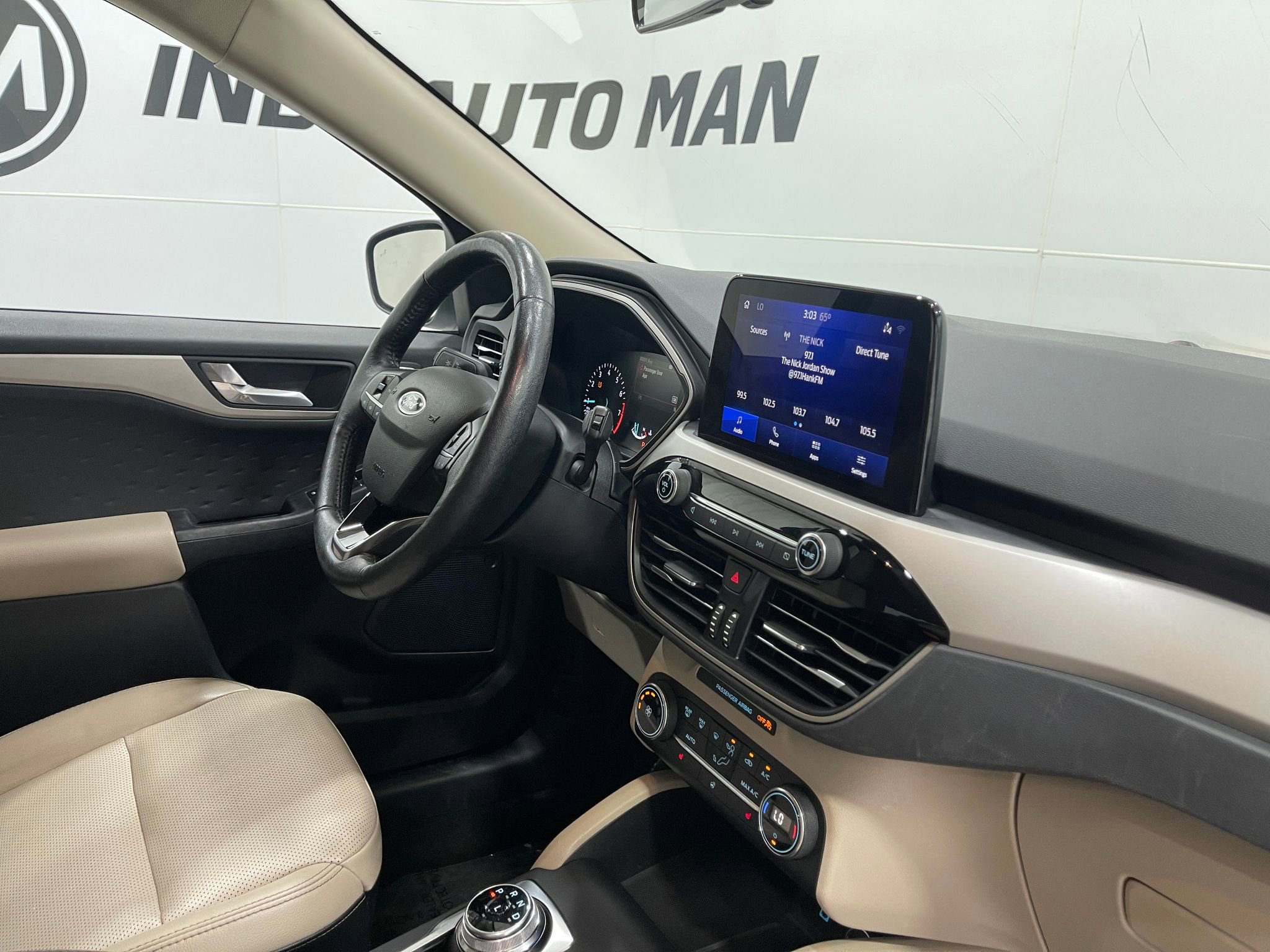 Used 2020 Ford Escape SEL image 19