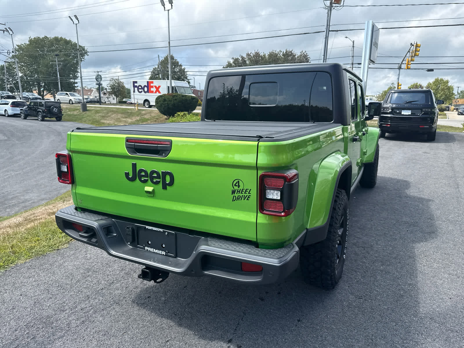 New 2025 Jeep Gladiator Sport image 10