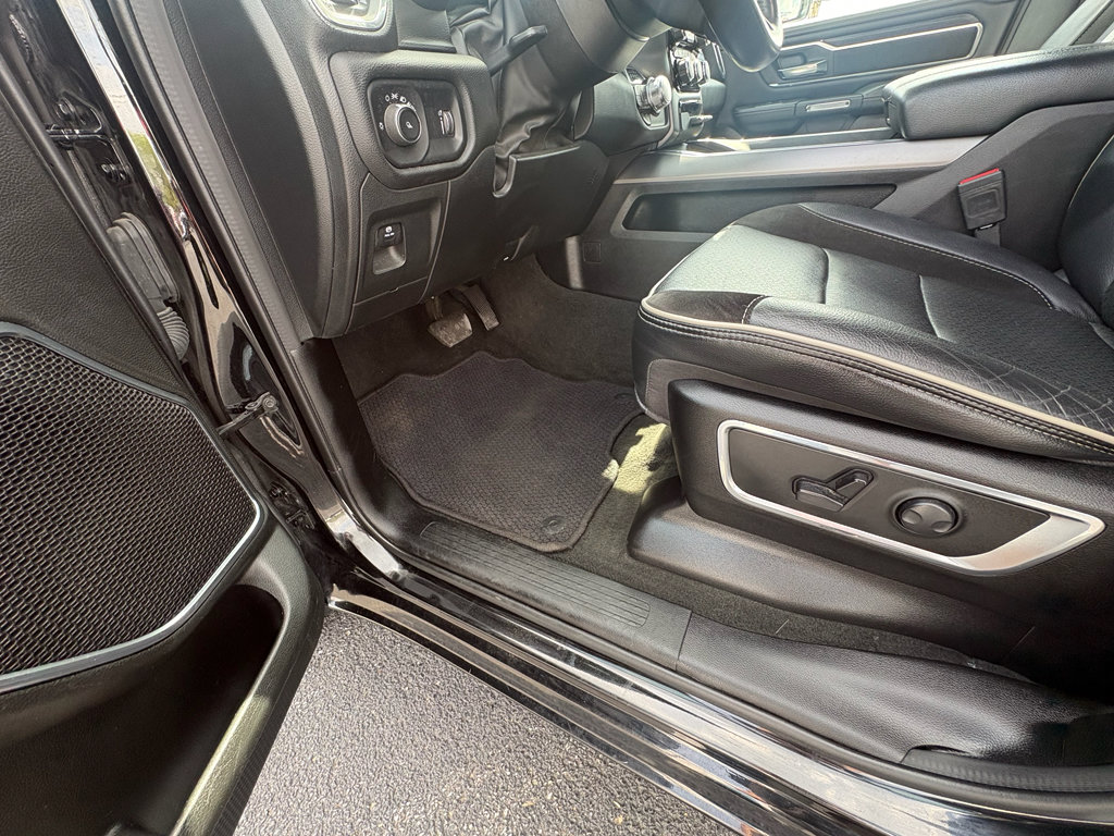 Used 2024 RAM 1500 Laramie AWD/4WD image 11