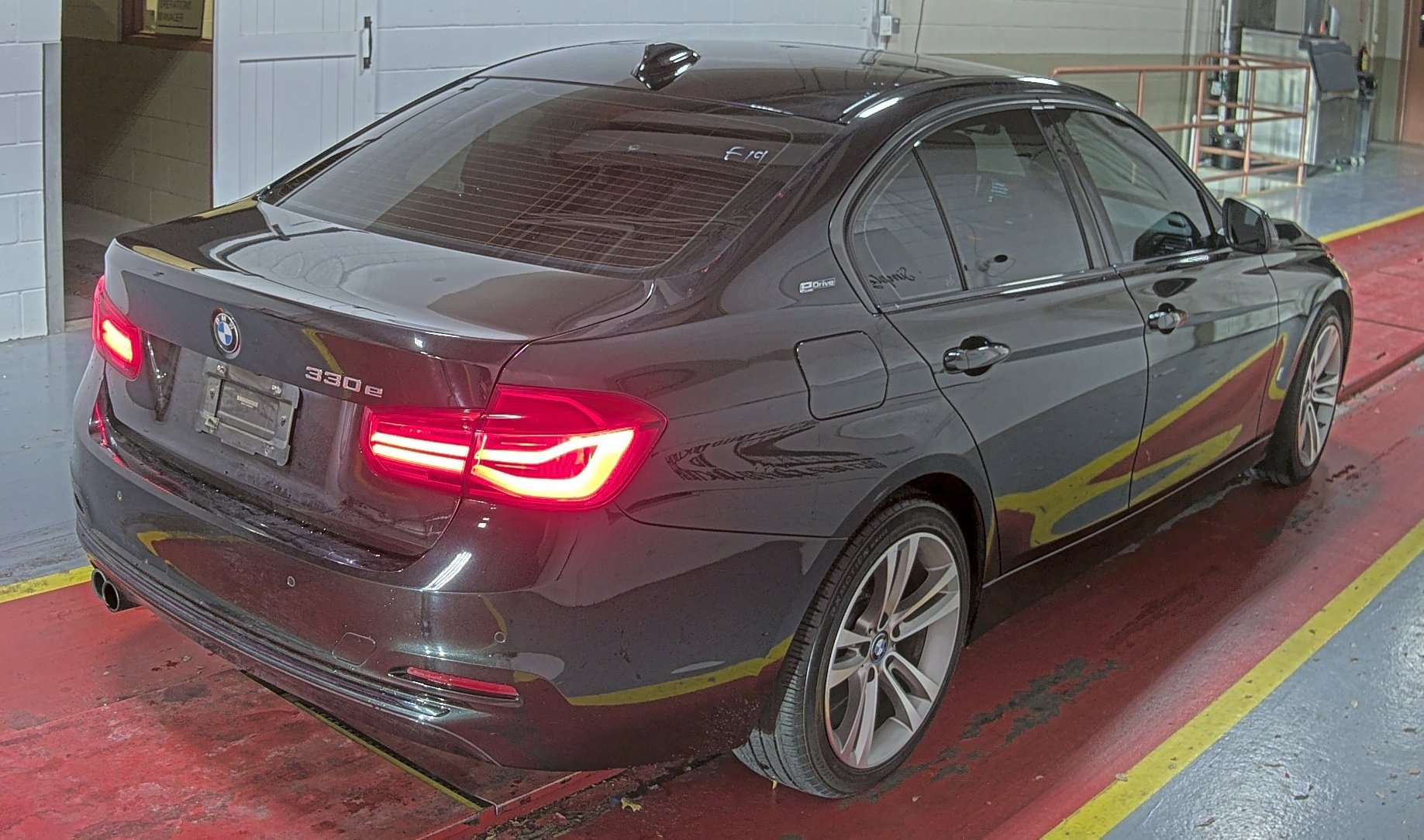 Used 2017 BMW 330e image 6