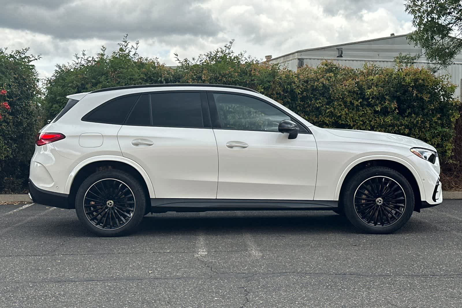 New 2026 Mercedes-Benz GLC 300 4MATIC image 2