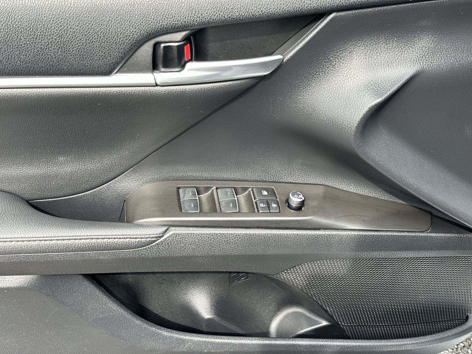 Used 2023 Toyota Camry XSE FWD image 16