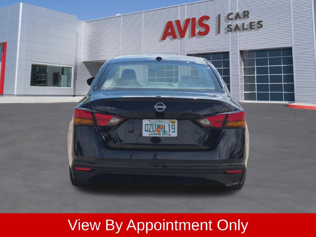 Used 2025 Nissan Altima 2.5 SV FWD image 7