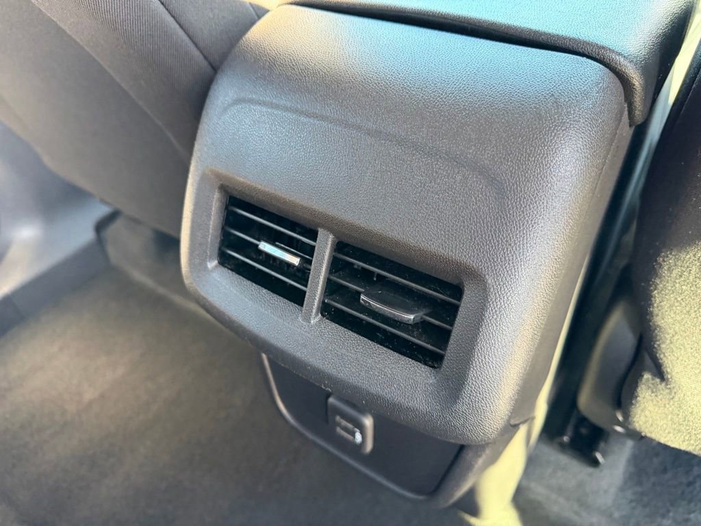 Used 2024 Chevrolet Equinox LT image 19