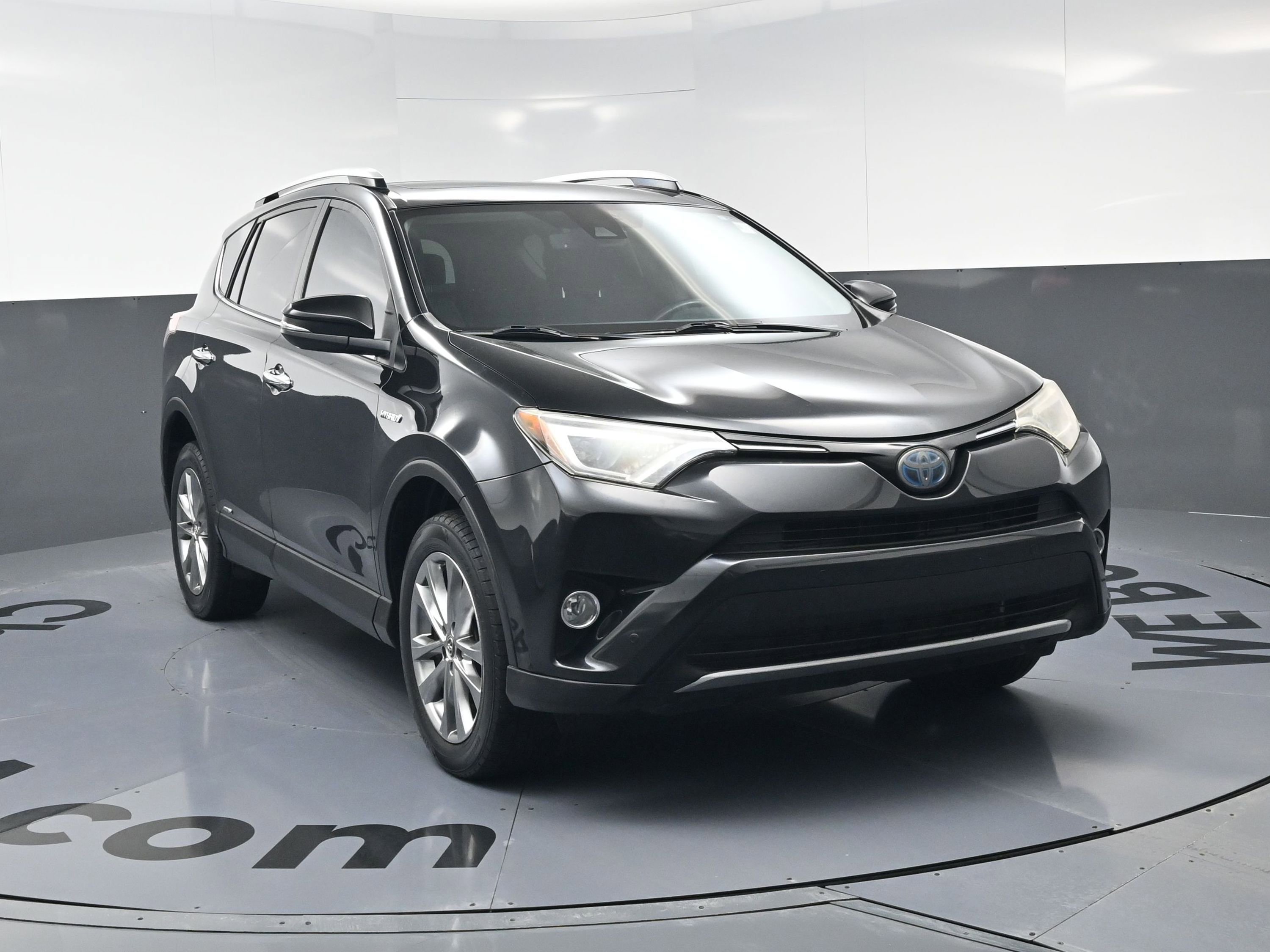 Used 2016 Toyota RAV4 Limited AWD/4WD image 3