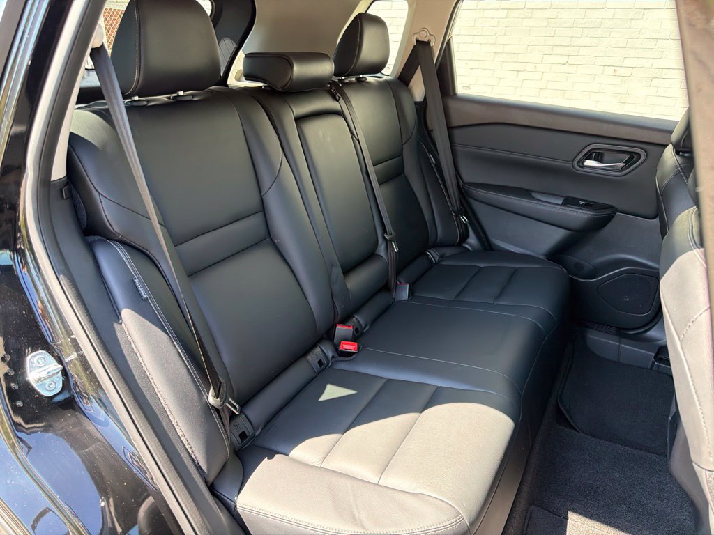 Used 2023 Nissan Rogue SL FWD image 11