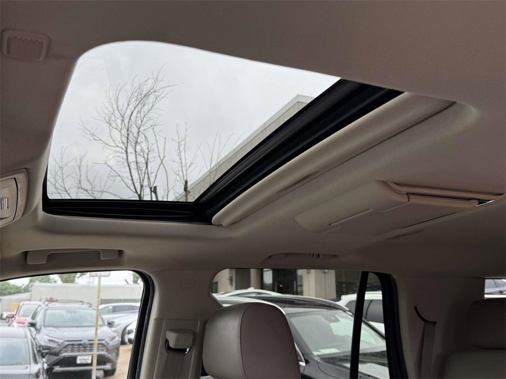 Used 2016 GMC Yukon SLT w/ Open Road Package image 21