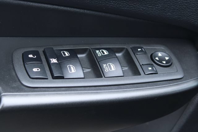Used 2022 Jeep Cherokee Trailhawk AWD/4WD image 12
