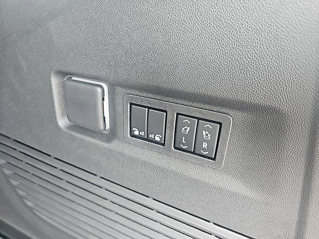 New 2026 Chevrolet Suburban LT w/ Comfort Package image 25