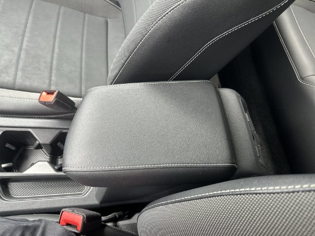 Used 2023 Volkswagen Taos SE w/ Panoramic Sunroof Package FWD image 27