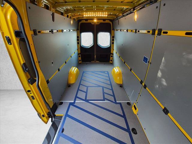 Used 2024 Mercedes-Benz eSprinter 170 Cargo image 18