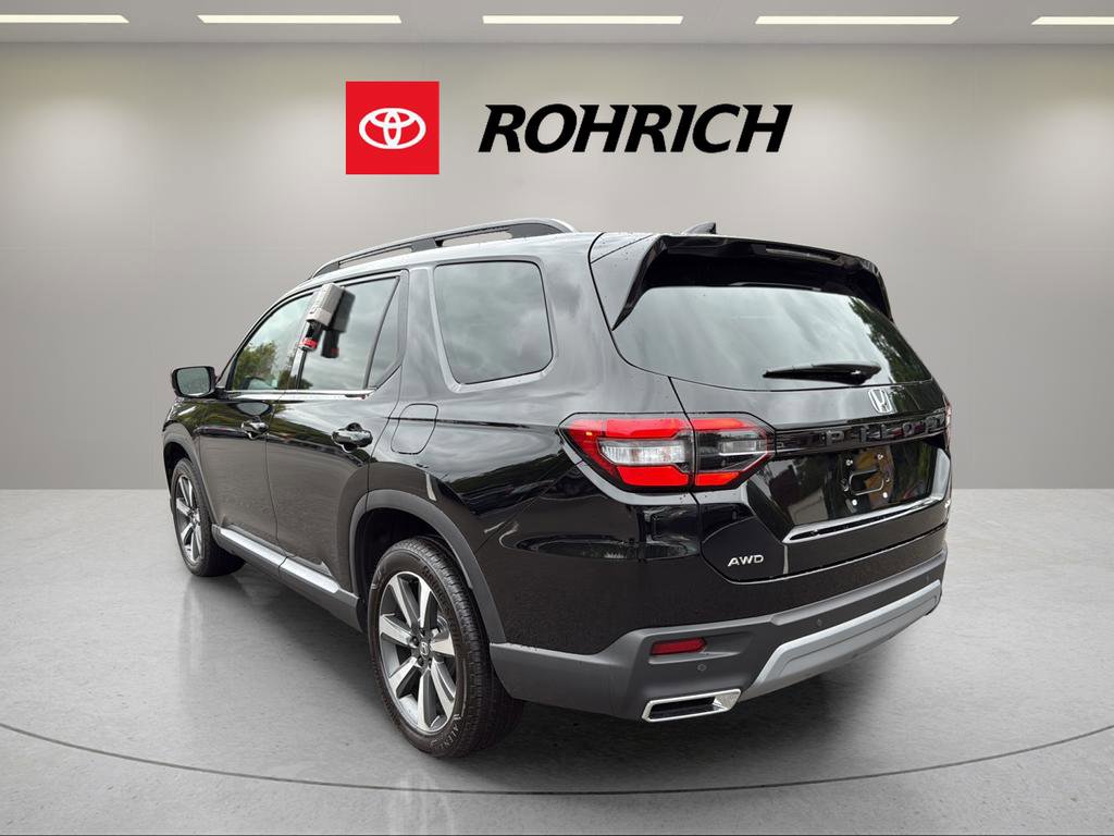 Used 2025 Honda Pilot Elite image 8