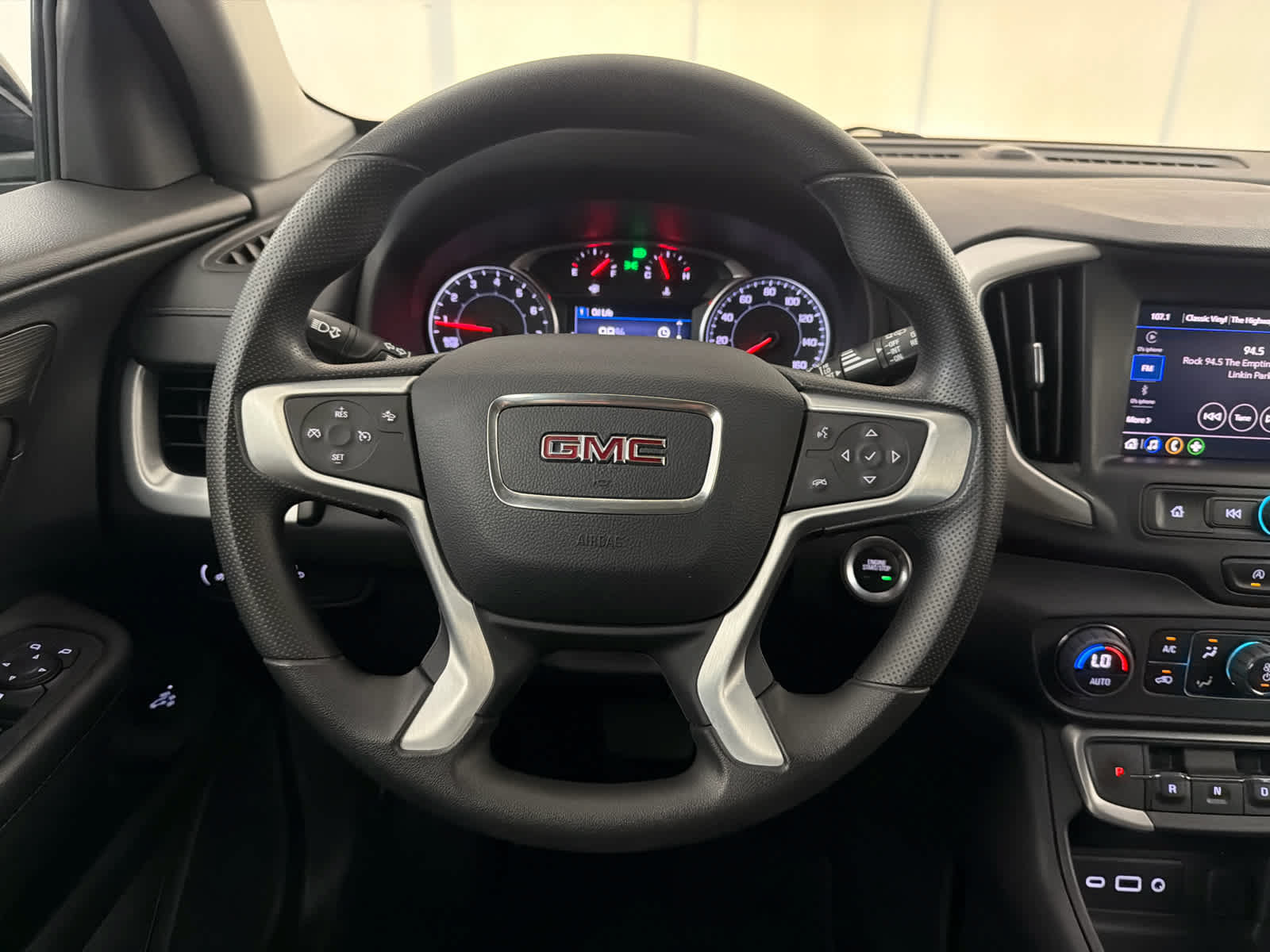 Used 2023 GMC Terrain SLE w/ Driver Convenience Package FWD image 17