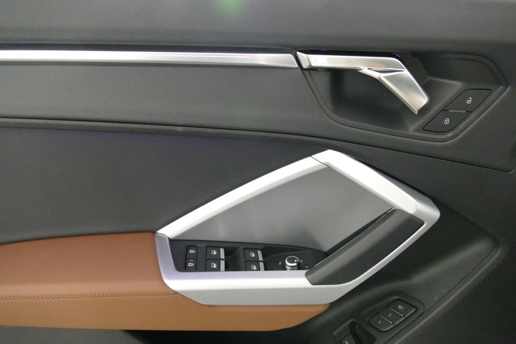 Certified 2025 Audi Q3 2.0T Premium Plus w/ Premium Plus Package AWD/4WD image 23