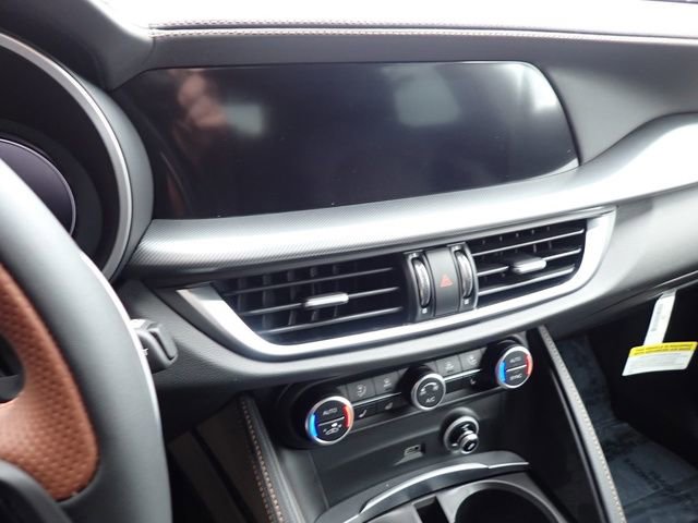 New 2025 Alfa Romeo Stelvio Sprint image 18