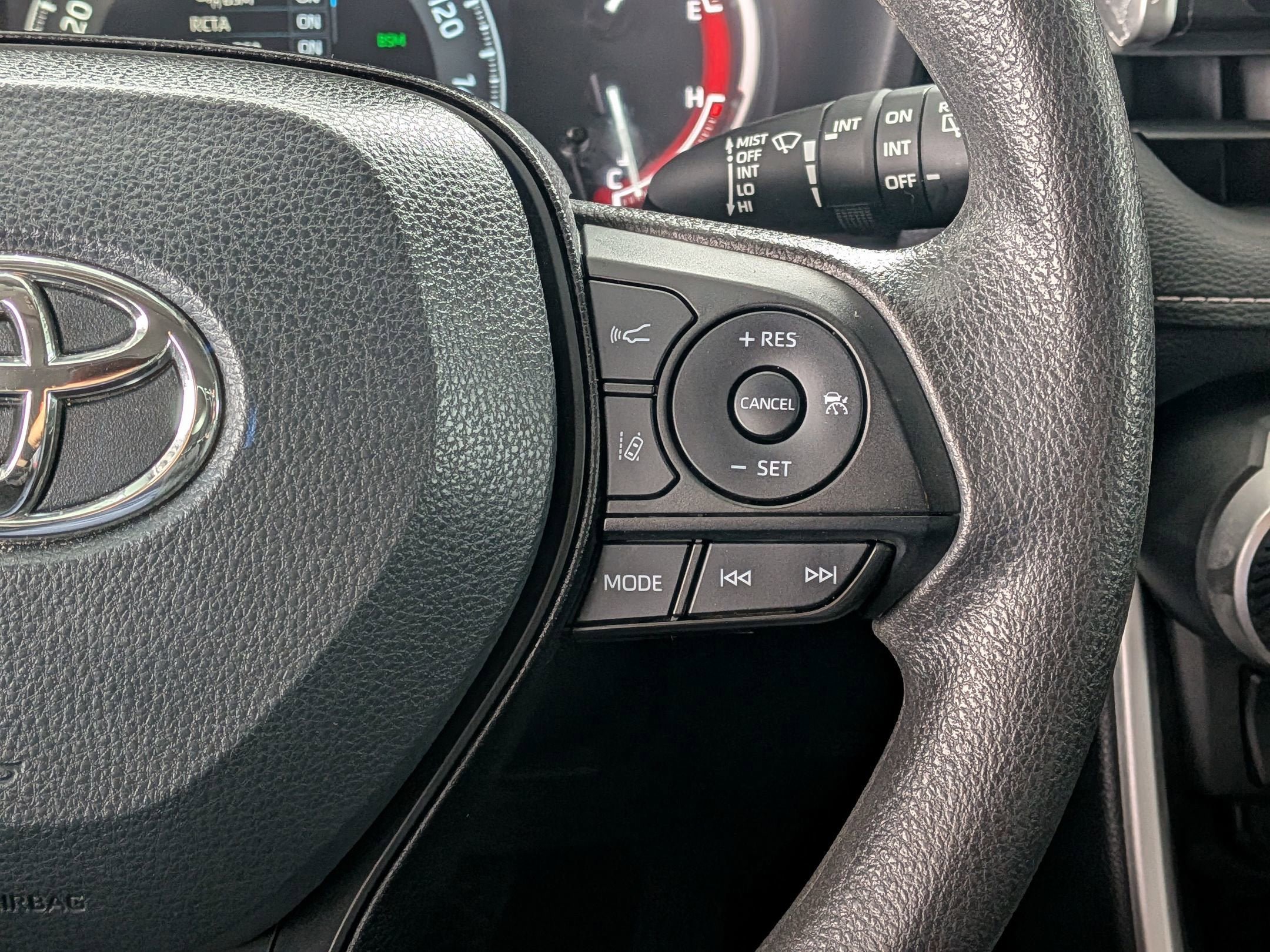 Certified 2025 Toyota RAV4 XLE FWD image 16