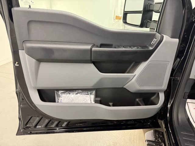 New 2026 Ford F350 XL w/ XL Chrome Package image 14