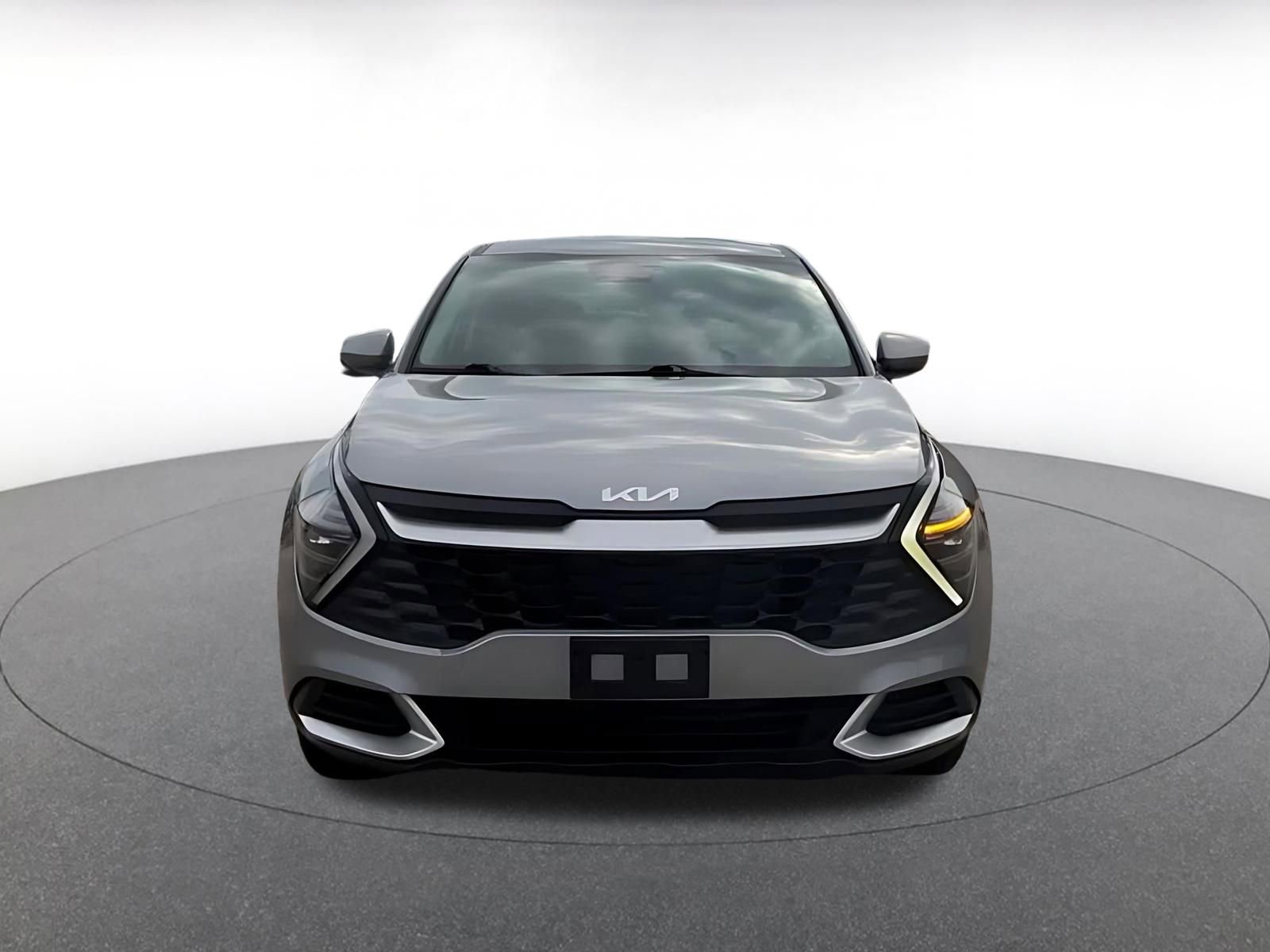 Used 2024 Kia Sportage LX image 4