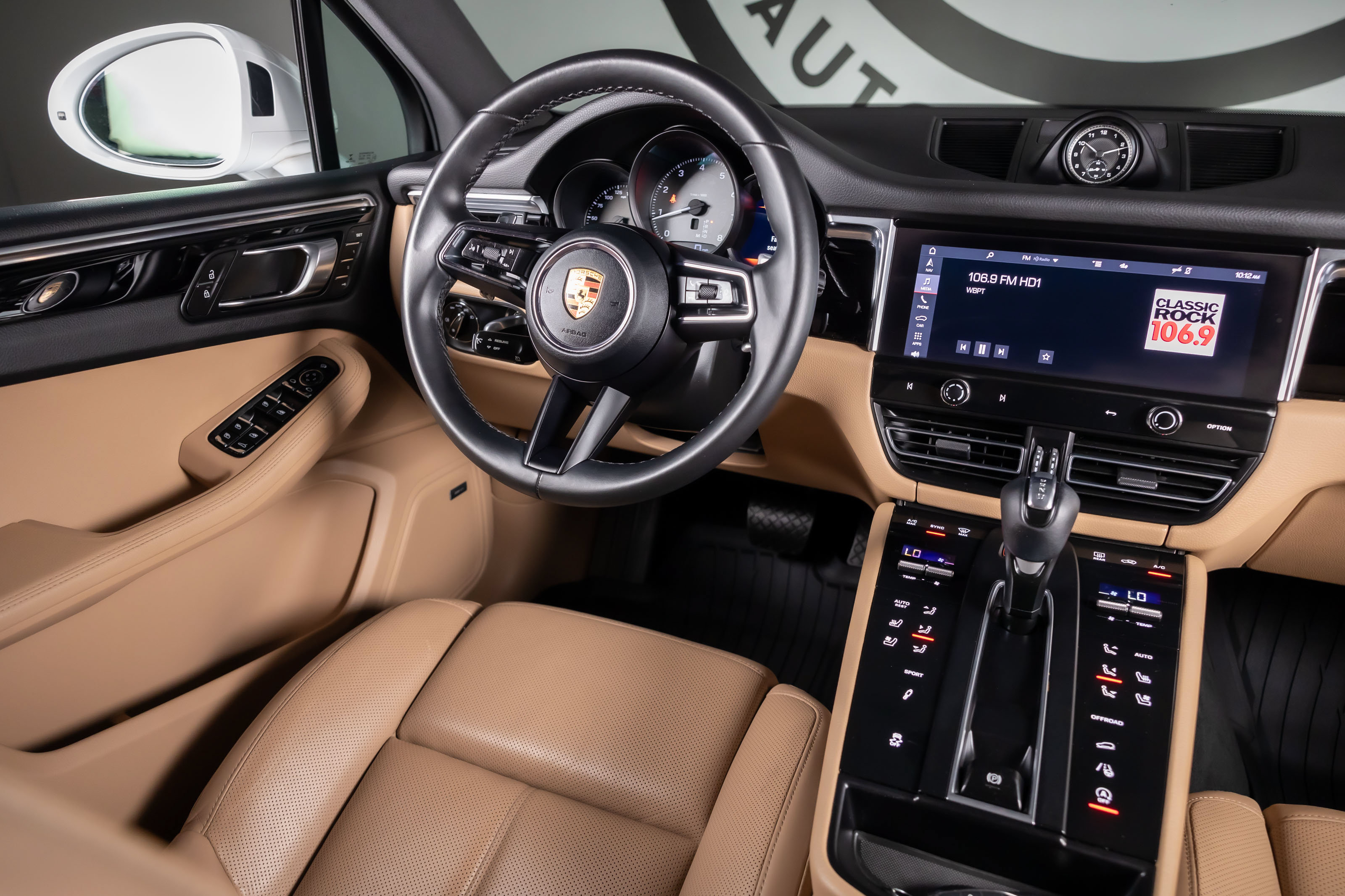 Used 2022 Porsche Macan S AWD/4WD image 7